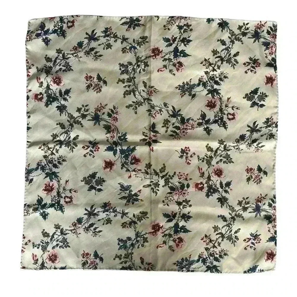 Tory Burch Lyonnaise Floral Neckerchief in Lyonnaise (288) NWT - Picture 2 of 6